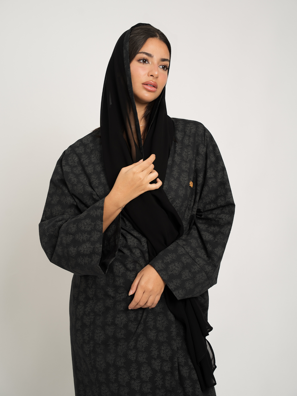 Black Incblossom Wide-fit Abaya