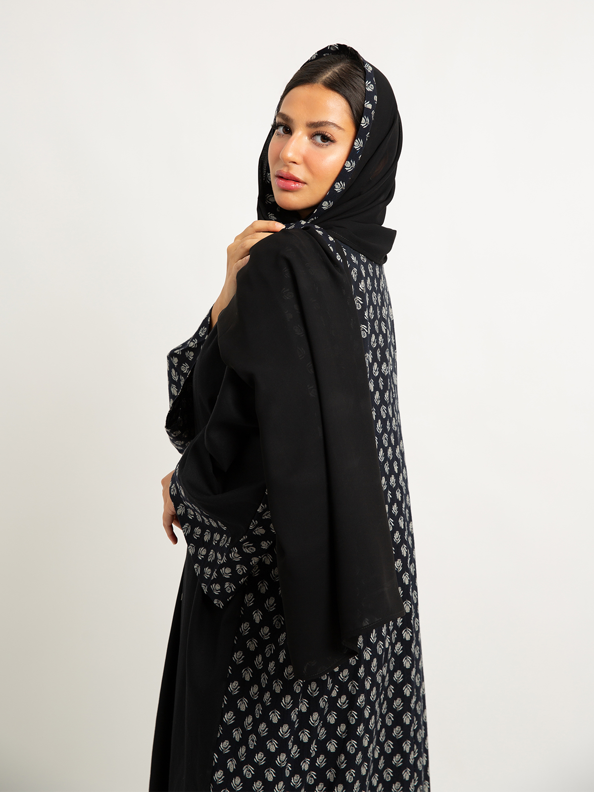 Dark Night Floral Wide-fit Abaya