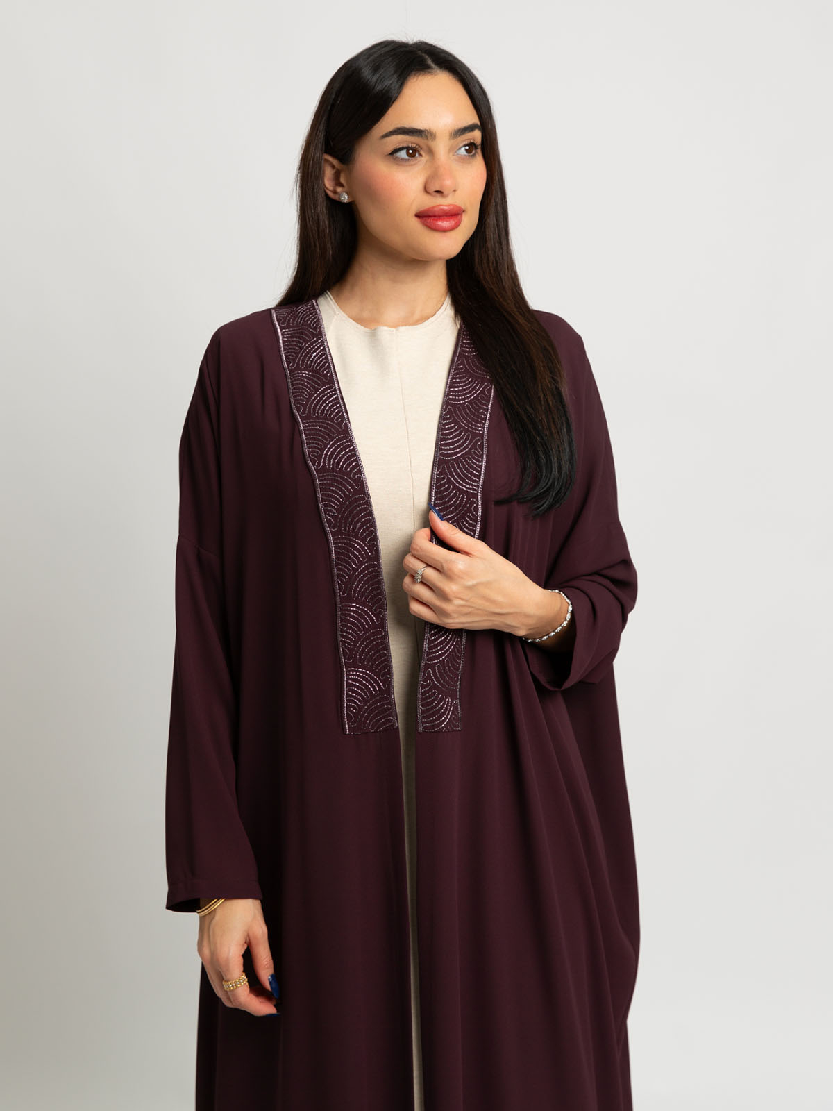 Grape Wiggle Waves Wide-fit Tight Sleeves Abaya
