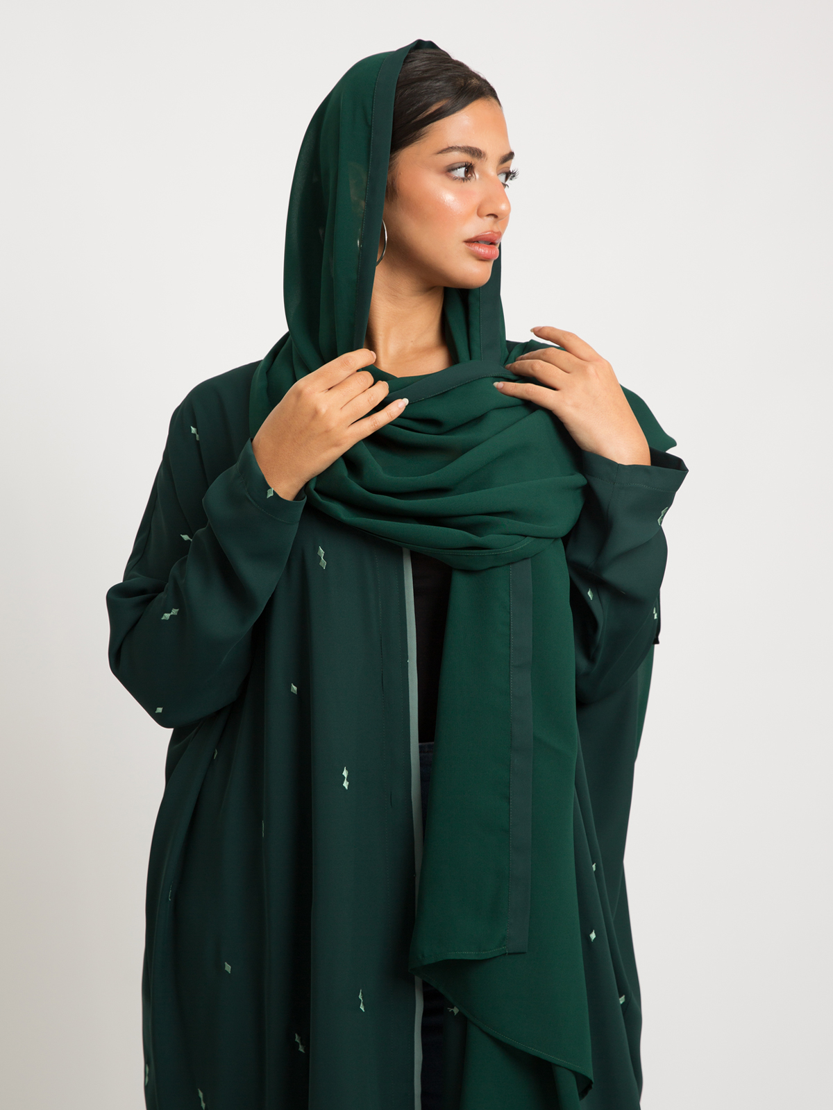 Green Diamonds Wide-fit Tight Sleeves Abaya