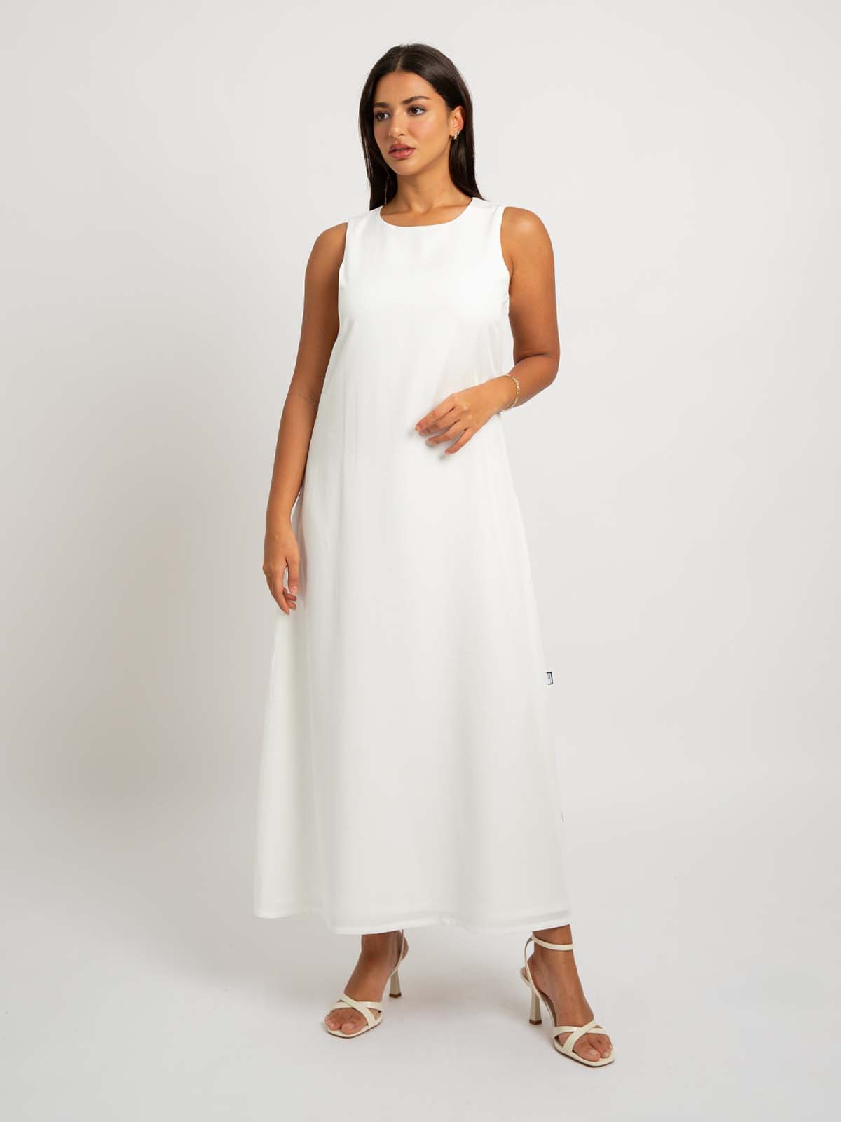 White Sleeveless Long Dress