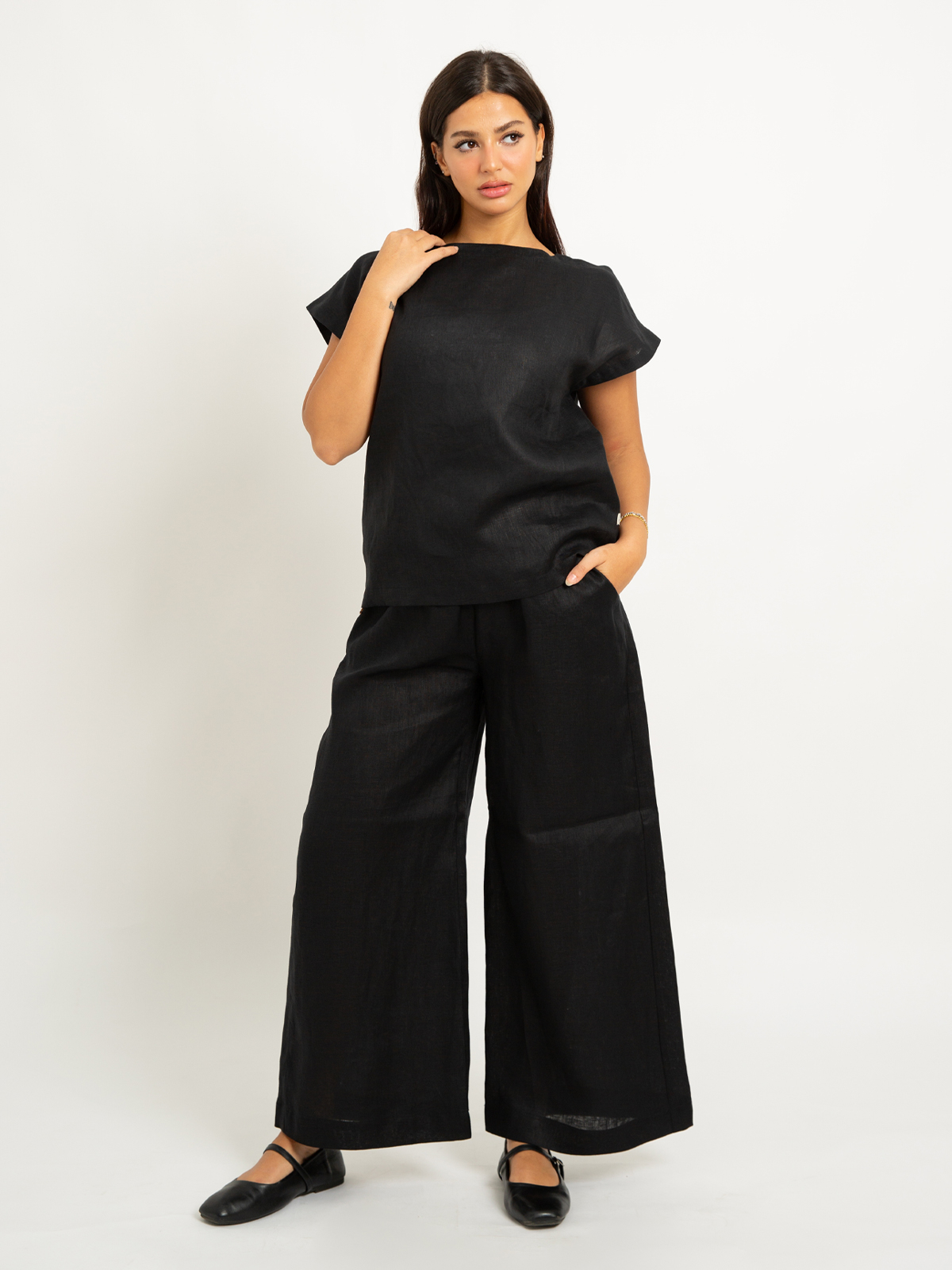 Black 2-piece matching coord top and pants in 100% natural linen fabric online by kaafmeem clothing 