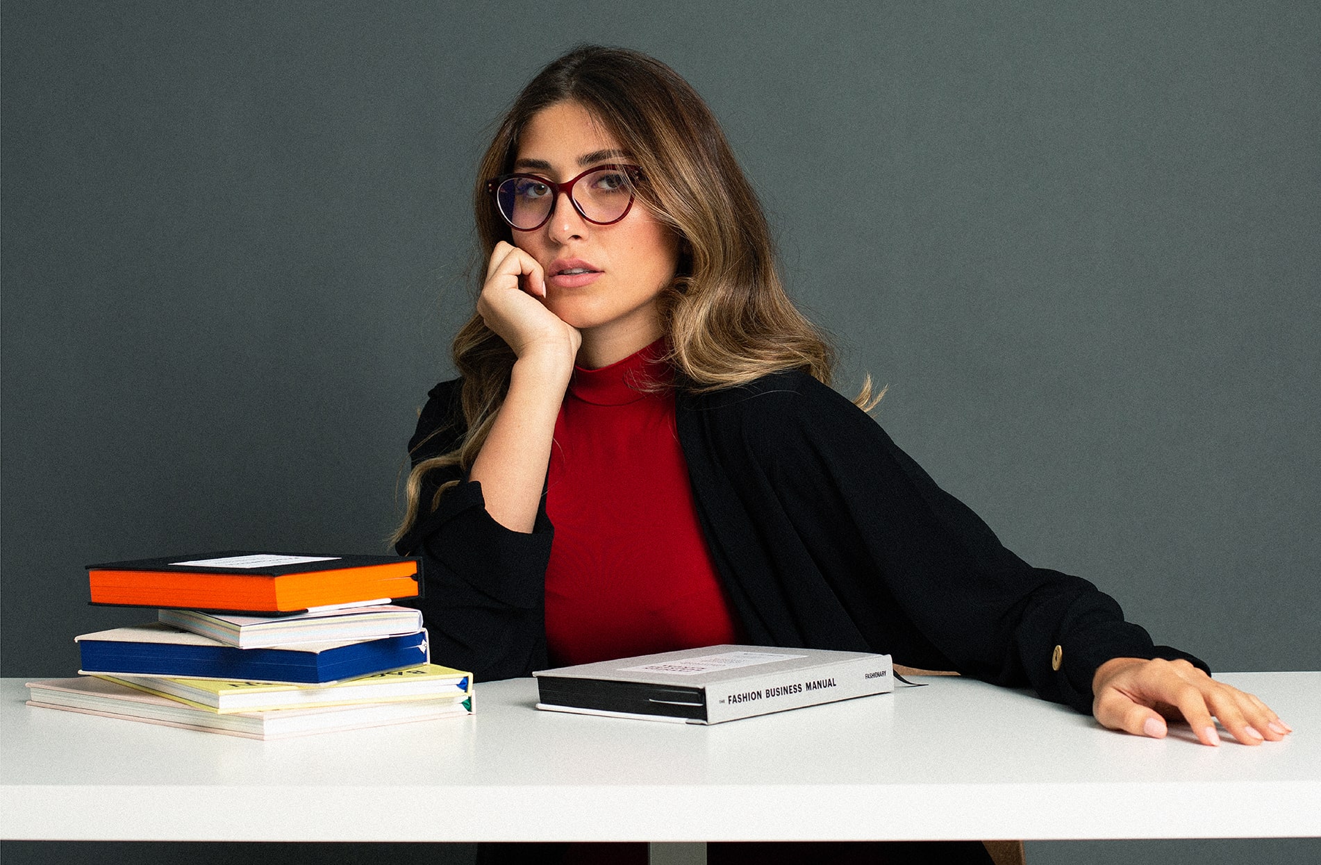 كيف تختارين ملابس مناسبة لاجتماعات العمل؟