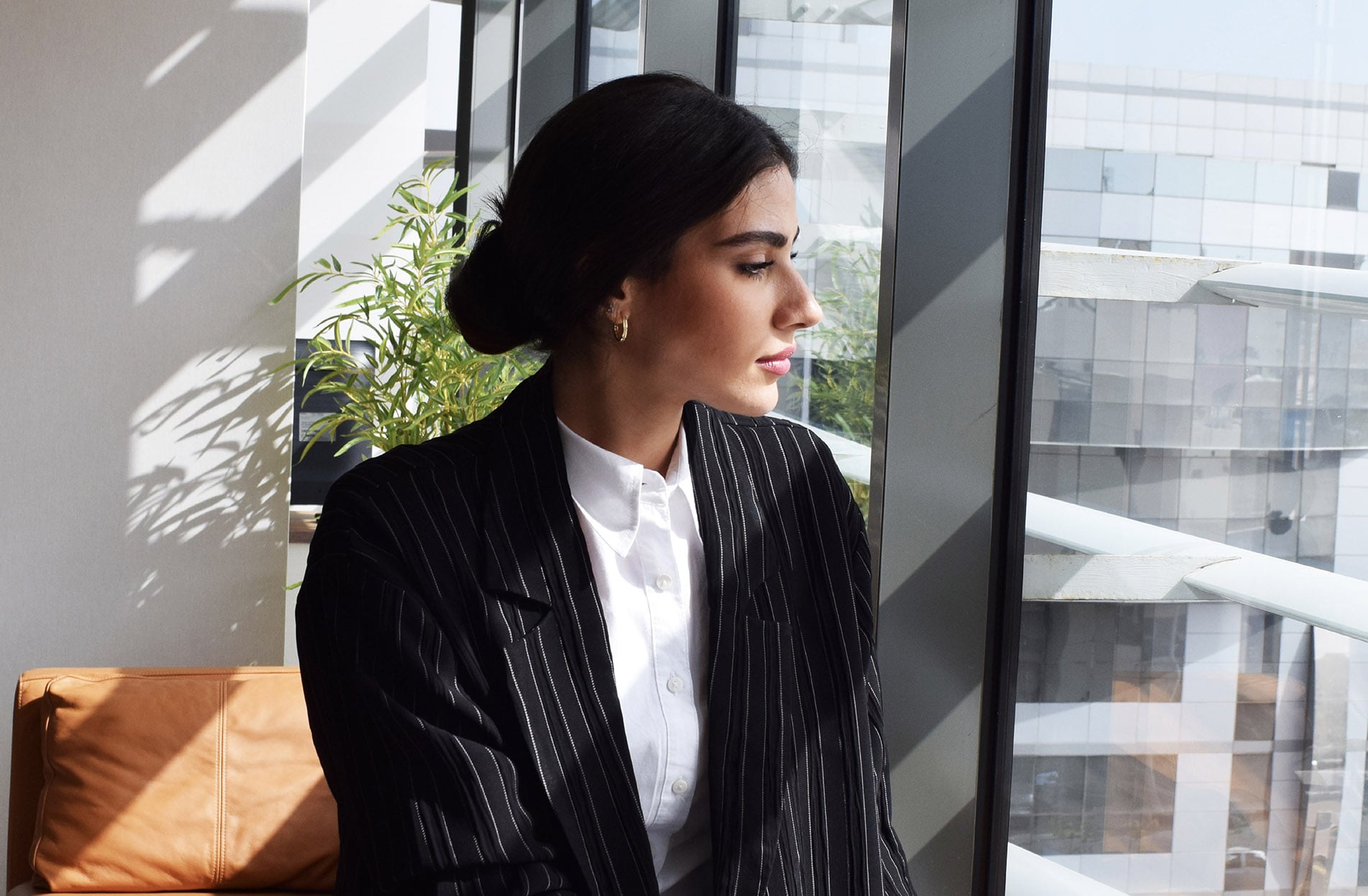 امرأة عاملة؟ 3 لمسات ساحرة تساعدك في اختيار ملابس العمل